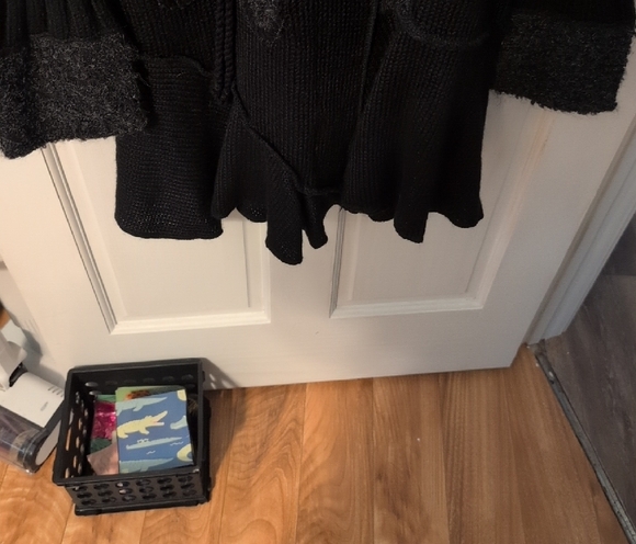 The Pyramid Collection Black and Gray Women's Cardigan - Picture 12 of 13